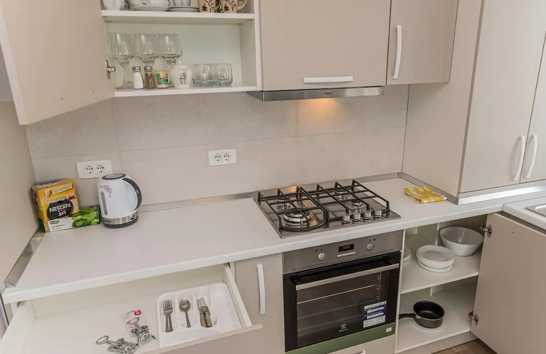 Coresi Modern Apartment-1